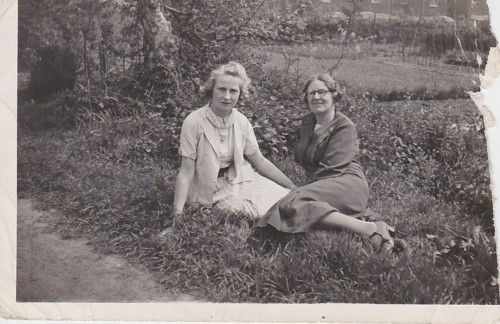 alice-and-gwen-1940